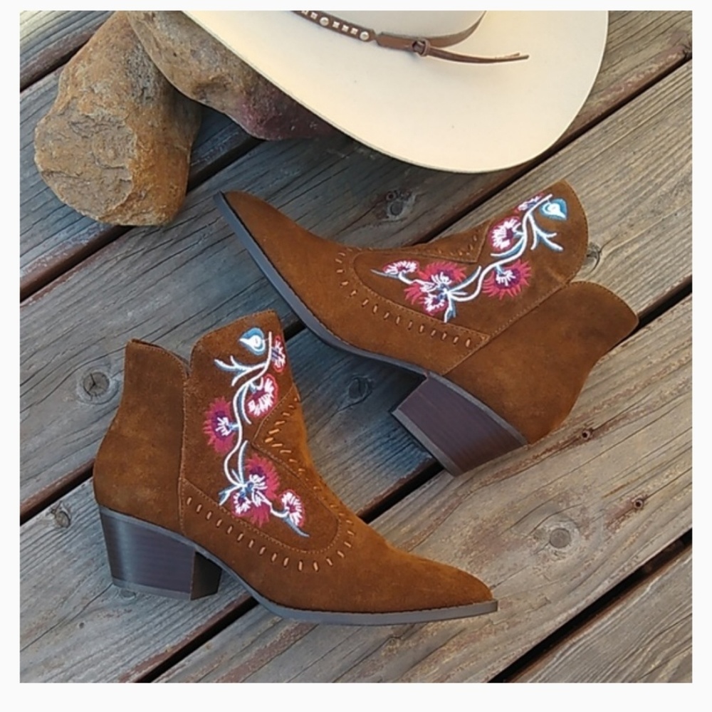 ♥️ SOLD♥️🎉Hp!🎉♥️Carlos Suede Leather Ankle Boots - Picture 1 of 8